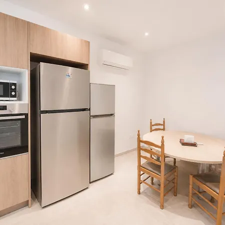 Spacious 2 Bdr Near Universities - Platform 357 Ltd *
